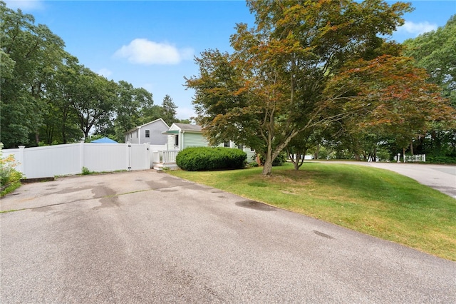 2 Glen Dr, Warwick, RI 02889 - view of front of house featuring a gate