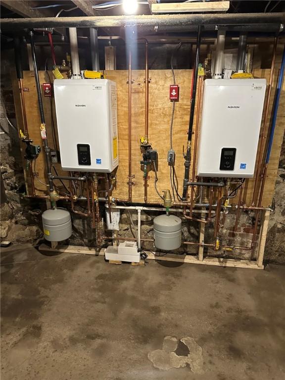 208 Carnation St, Pawtucket, RI 02860 - utilities featuring water heater