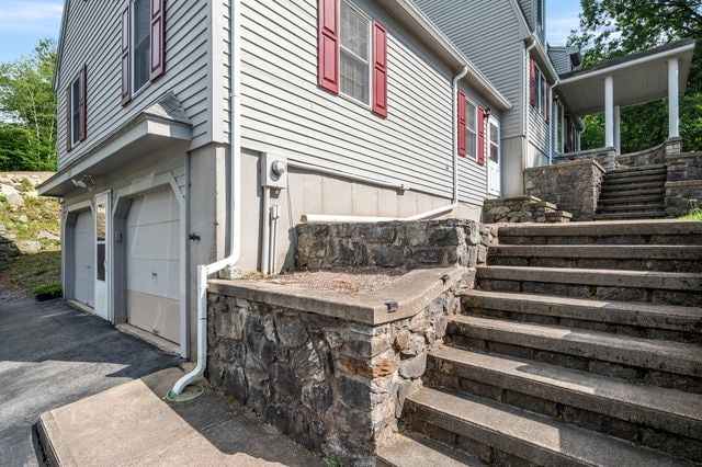 215 Manila Ave, Woonsocket, RI 02895 - photo 44