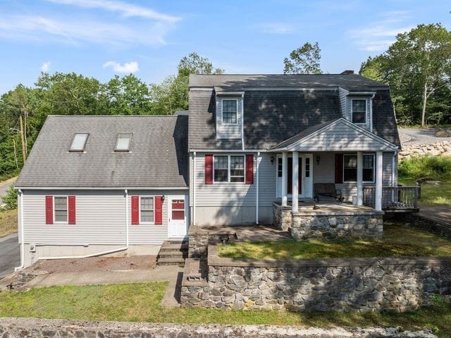 215 Manila Ave, Woonsocket, RI 02895 - photo 1