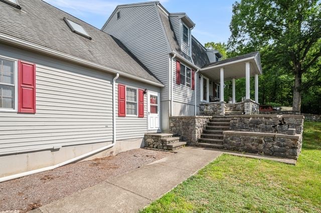 215 Manila Ave, Woonsocket, RI 02895 - photo 4