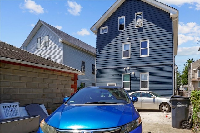 19 Covell St, Providence, RI 02909 - view of side of home