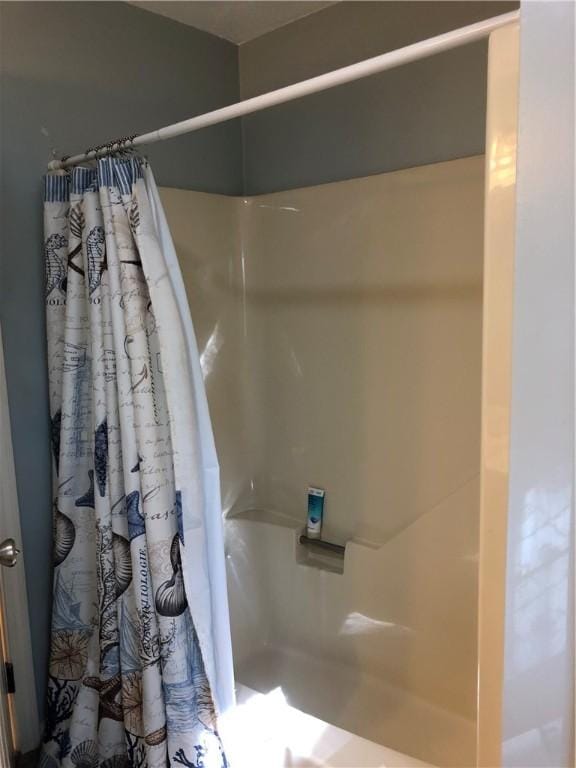 2 Marywood Ln, Cumberland, RI 02864 - bathroom featuring shower / tub combo with curtain