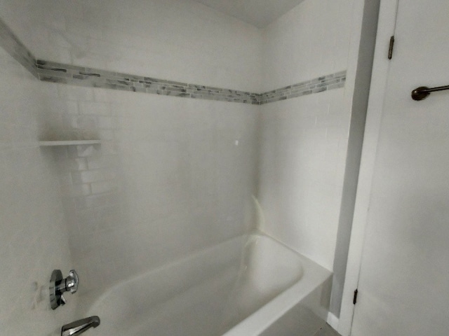 16 Fyffe Ave, Cranston, RI 02920 - full bath featuring shower / bathtub combination