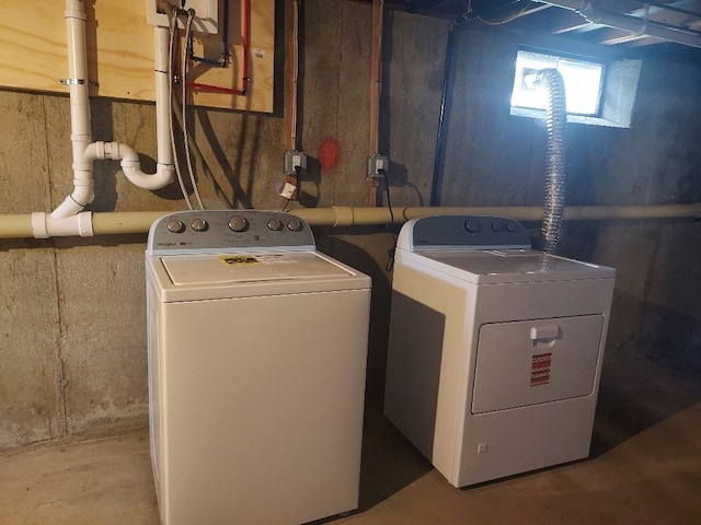 16 Fyffe Ave, Cranston, RI 02920 - washroom with washer and dryer