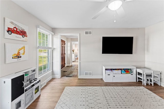 85 N Cobble Hill Rd, Warwick, RI 02886 - living room featuring wood finished floors and a ceiling fan