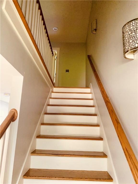 724 Centerville Rd Unit 6, Warwick, RI 02886 - view of stairway