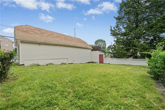 79 Winthrop St, Woonsocket, RI 02895 - view of yard