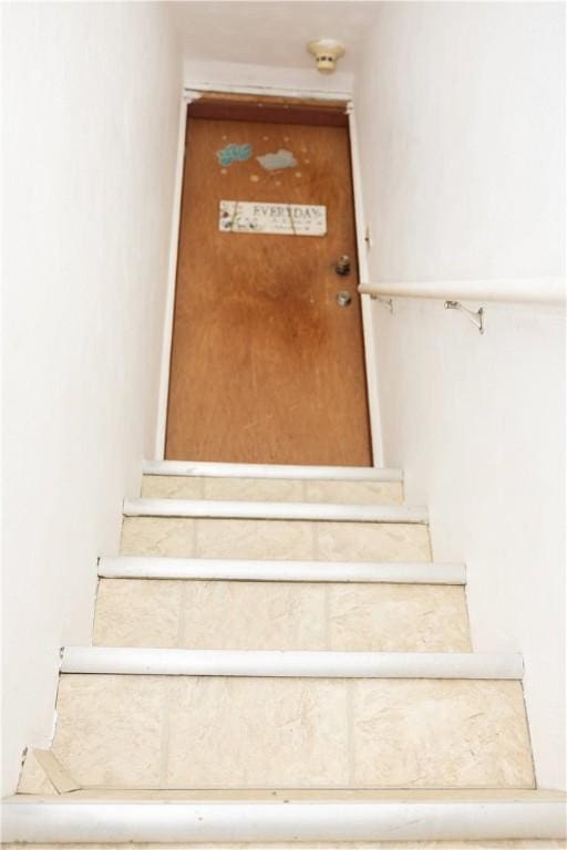 89 Warren Ave, East Providence, RI 02914 - view of stairway