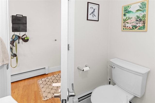 92 Franklin St, Bristol, RI 02809 - bathroom with a baseboard radiator
