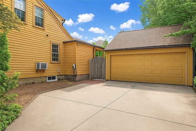 603 E Ave, Pawtucket, RI 02860 - view of side of home with a garage