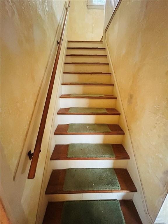 51 Benjamin St, Pawtucket, RI 02861 - view of staircase