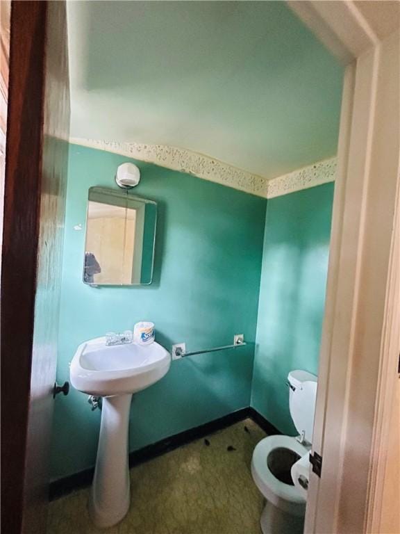 51 Benjamin St, Pawtucket, RI 02861 - half bath with toilet and baseboards