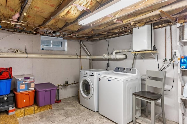 160 Coburn St, Warwick, RI 02889 - laundry room featuring washing machine and clothes dryer