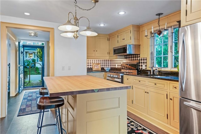 128 Eustis Ave, Newport, RI 02840 - photo 10