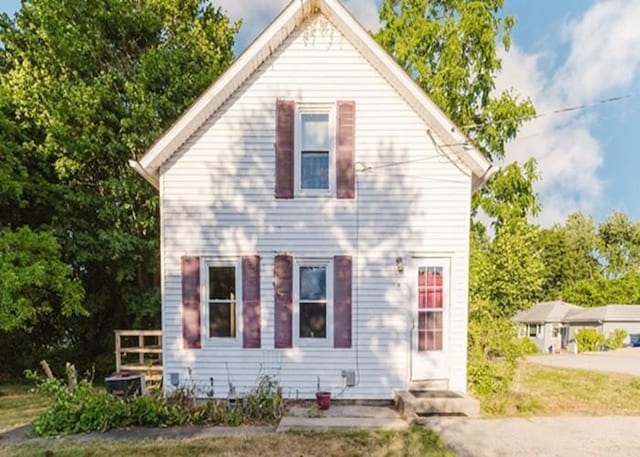 15 Hope Ct, West Warwick, RI 02893 - view of front of house