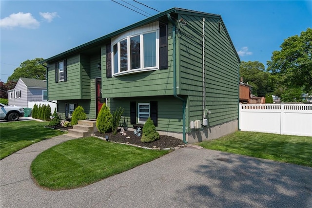 14 Gateway Ct, Warwick, RI 02889 - view of bi-level home