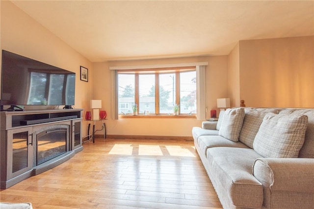 14 Gateway Ct, Warwick, RI 02889 - living area featuring light wood finished floors and baseboards