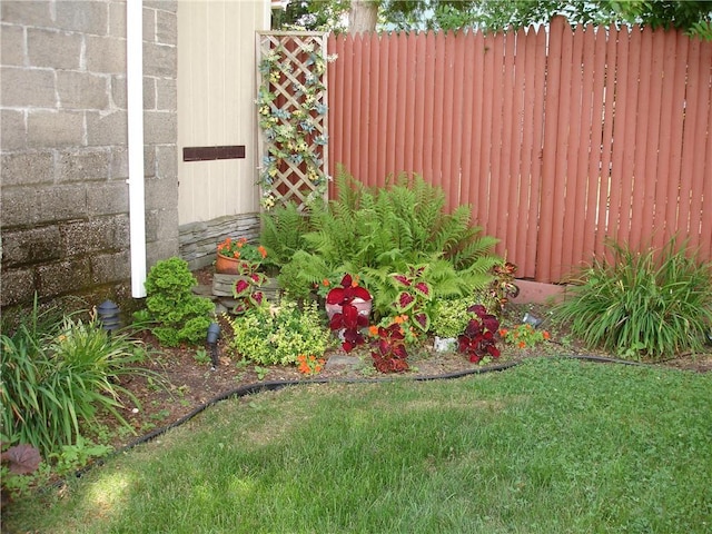 115 Slater Park Ave, Pawtucket, RI 02861 - view of yard