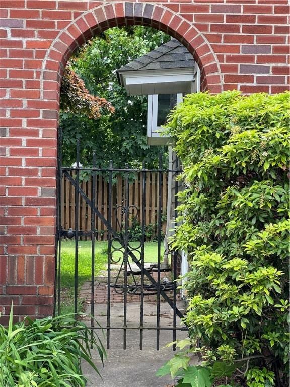 55 Greylock Ave, Cranston, RI 02910 - view of gate