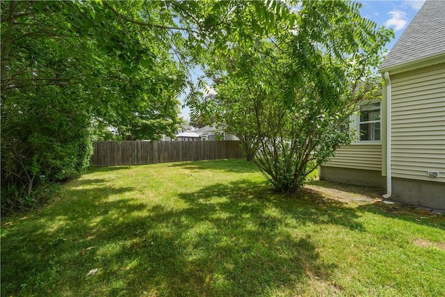 14 Gladding St, Bristol, RI 02809 - view of yard