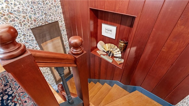 12 Lampercock Ln, Lincoln, RI 02865 - detailed view of wood walls