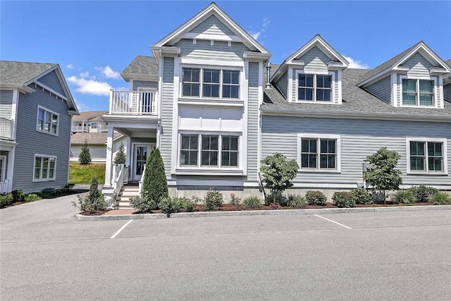 20 Kettle Point Ave, East Providence, RI 02914 - multi unit property with a balcony and roof with shingles