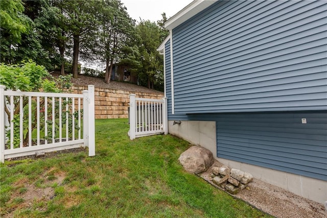 10 Pembroke Dr, Johnston, RI 02919 - view of yard