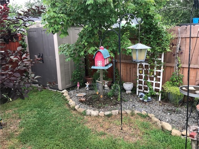 16 Edgemere Rd, Pawtucket, RI 02861 - view of yard