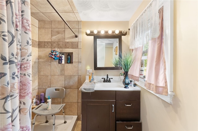 18 N Main St, Coventry, RI 02816 - full bath featuring curtained shower and vanity