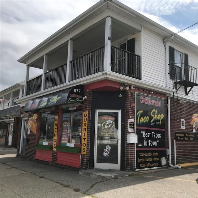 877 Central Ave, Pawtucket, RI 02861 - view of property