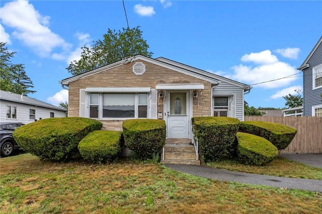 321 Beckwith St, Cranston, RI 02910 - bungalow-style house featuring stone siding