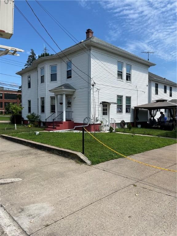 286 Smithfield Ave, Pawtucket, RI 02860 - photo 2