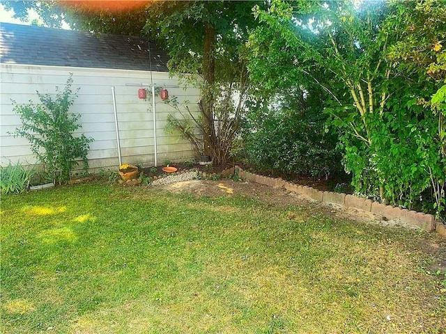74 Leslie St, Cranston, RI 02910 - view of grassy yard