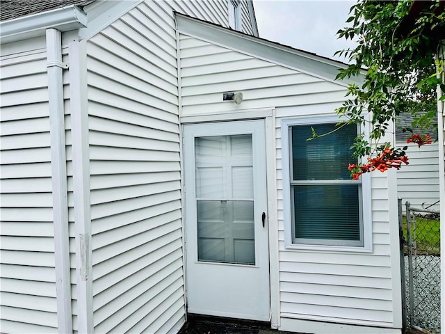 74 Leslie St, Cranston, RI 02910 - entrance to property