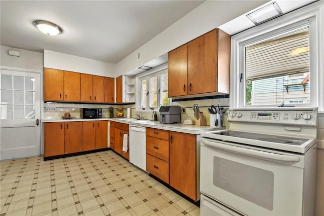 107 Meadow Rd, Woonsocket, RI 02895 - photo 13