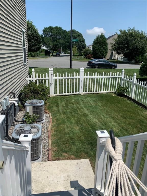 50 Paliotta Pkwy, Cranston, RI 02921 - view of yard