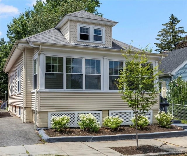 66 Grosvenor Ave, Providence, RI 02908 - photo 1