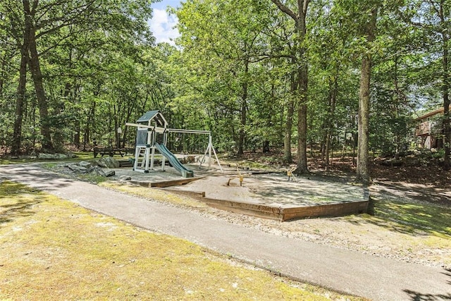 9 Ivy Hollow Ct, Cranston, RI 02921 - view of play area