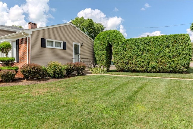 8 Sturbridge Ave, Smithfield, RI 02828 - view of grassy yard