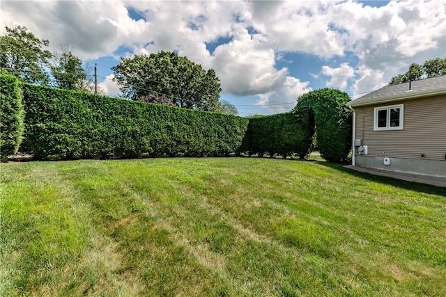 8 Sturbridge Ave, Smithfield, RI 02828 - view of green lawn