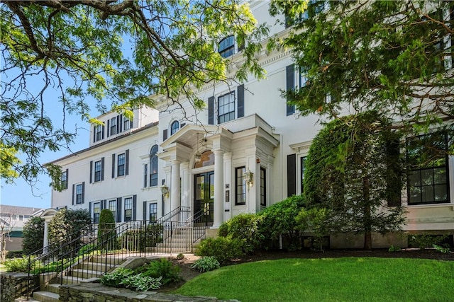 157 Waterman St Unit 2-5, Providence, RI 02906 - italianate-style house with a front lawn