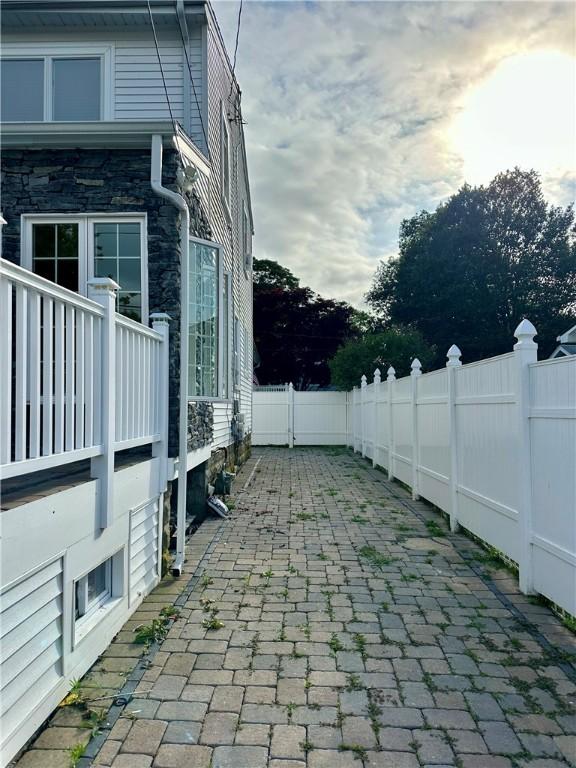 539 Tidewater Dr, Warwick, RI 02889 - photo 4