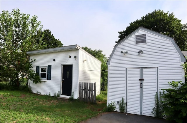 205 Morris Ave, Pawtucket, RI 02860 - photo 17
