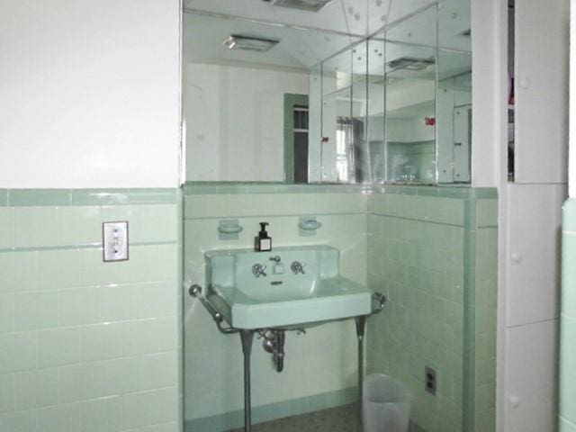 147 Glen Rd, Woonsocket, RI 02895 - photo 12