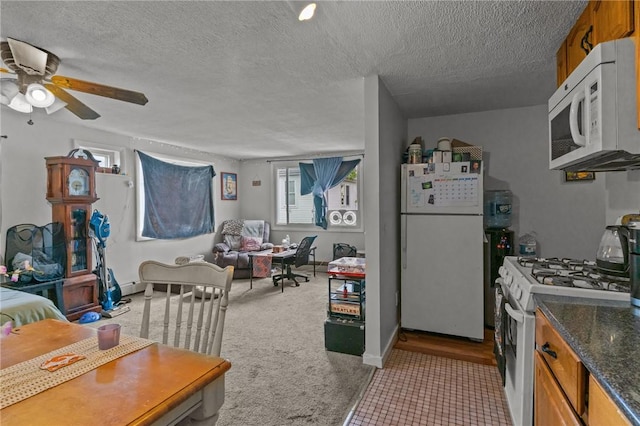 47 Bloomingdale Ave, Pawtucket, RI 02860 - photo 34