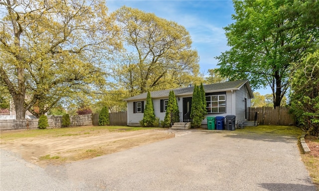 4 Ellsworth St, Warwick, RI 02886 - photo 1
