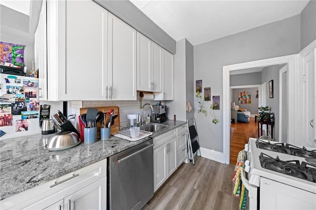 2 Louisburg Pl, Providence, RI 02909 - photo 4