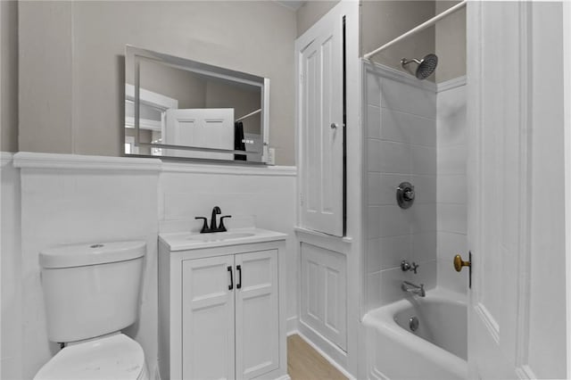 215 Indiana Ave, Providence, RI 02905 - photo 29