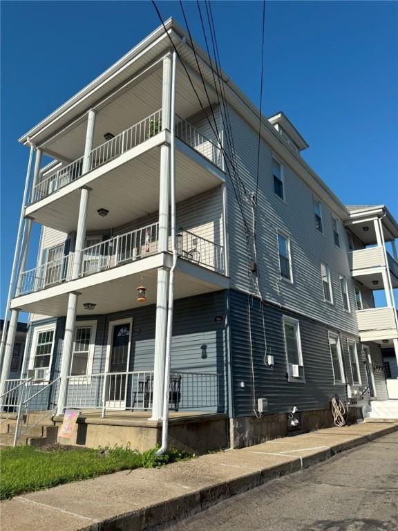 576 Providence St, Woonsocket, RI 02895 - photo 2